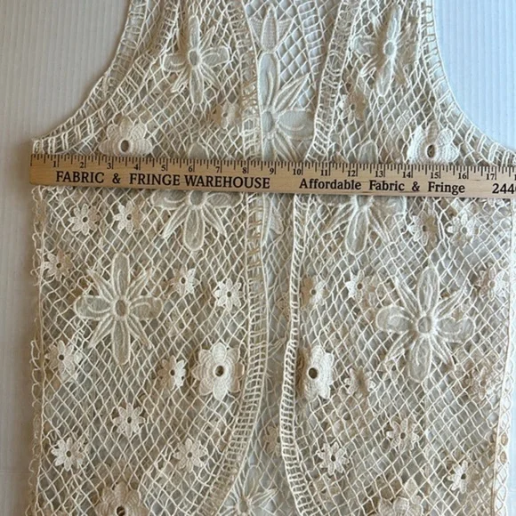 Crochet fairy core vest rounded front women’s size medium - Picture 7 of 7